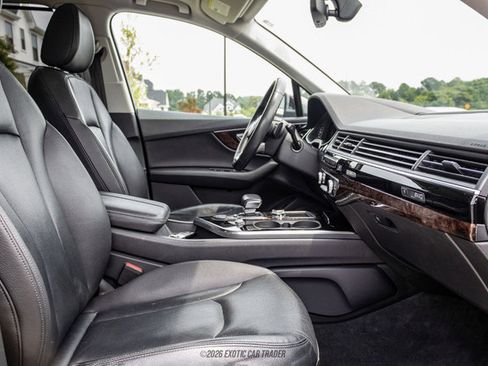 Used 2018 Audi Q7 3.0T Prestige AWD/4WD image 30