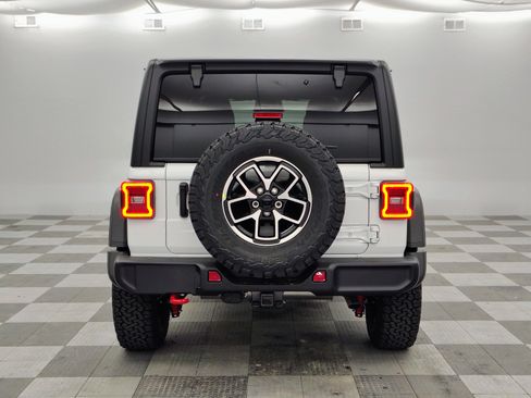 New 2026 Jeep Wrangler Unlimited Rubicon AWD/4WD image 9