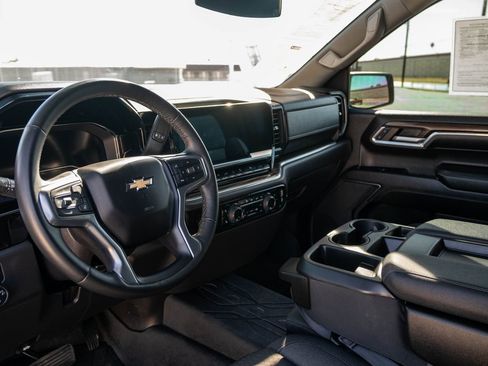 Used 2024 Chevrolet Silverado 1500 LT image 14
