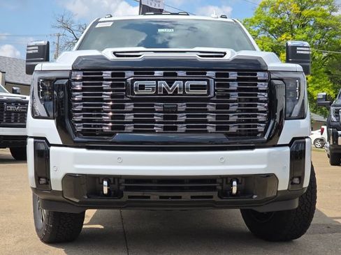 New 2026 GMC Sierra 2500 Denali Ultimate AWD/4WD image 17