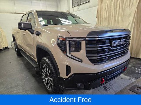 Used 2022 GMC Sierra 1500 AT4 w/ AT4 Premium Package AWD/4WD image 4