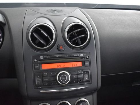 Used 2013 Nissan Rogue S FWD image 12
