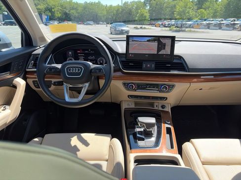 Used 2023 Audi Q5 2.0T Premium Plus w/ Premium Plus Package AWD/4WD image 10