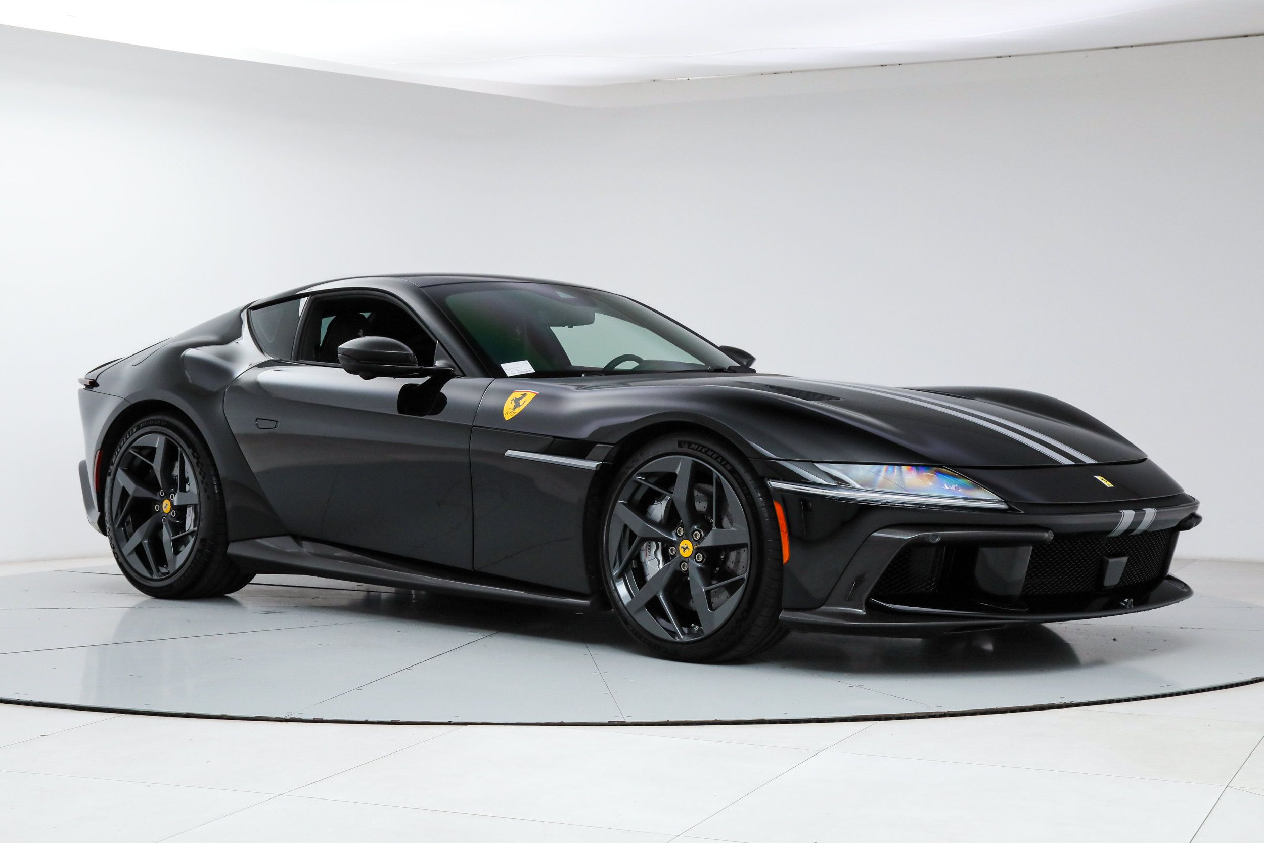 Certified 2025 Ferrari 12Cilindri RWD image 10
