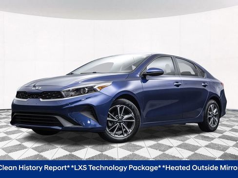 Used 2022 Kia Forte LXS w/ LXS Technology Package image 2