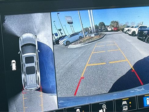 Used 2022 Chevrolet Traverse Premier w/ Redline Edition image 40