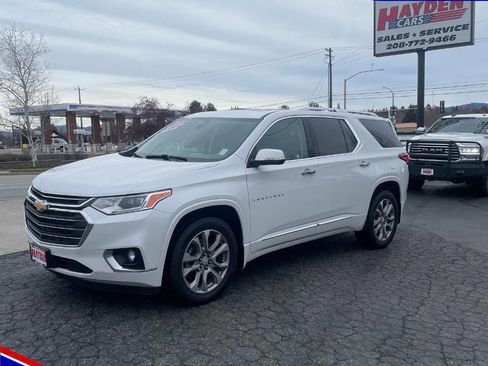 Used 2021 Chevrolet Traverse Premier image 1