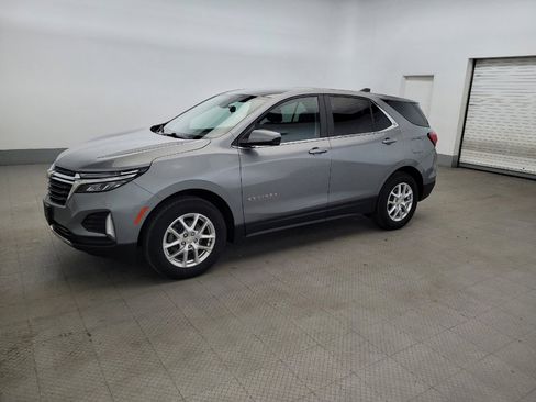 Used 2024 Chevrolet Equinox LT AWD/4WD image 2