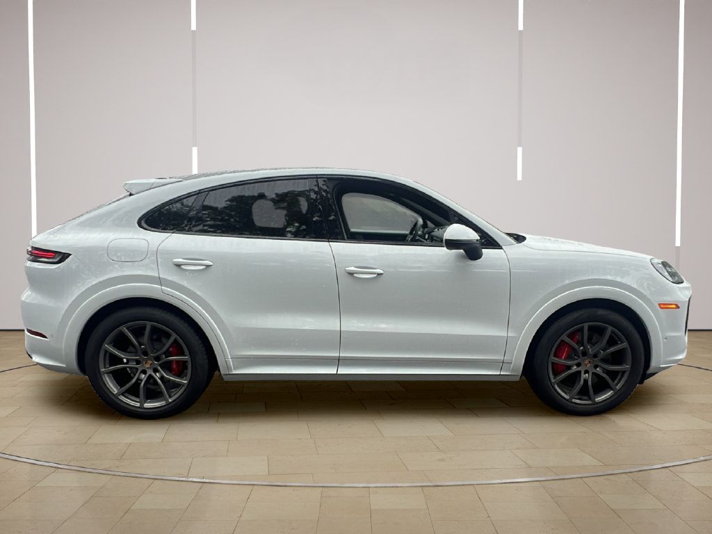Certified 2026 Porsche Cayenne S AWD/4WD image 8