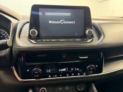 Used 2021 Nissan Rogue SV AWD/4WD image 18