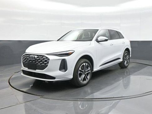 New 2026 Audi Q5 Premium Plus image 3