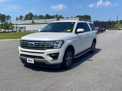 Used 2018 Ford Expedition Max XLT w/ Equipment Group 202A AWD/4WD image 3