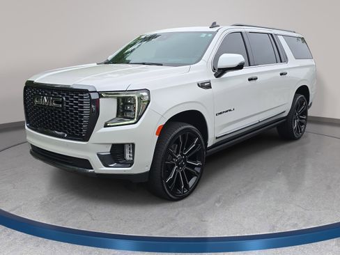 Used 2023 GMC Yukon XL Denali Ultimate AWD/4WD image 1