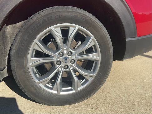 Used 2021 Ford Explorer XLT w/ Equipment Group 202A image 6