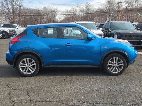 Used 2011 Nissan Juke S image 2