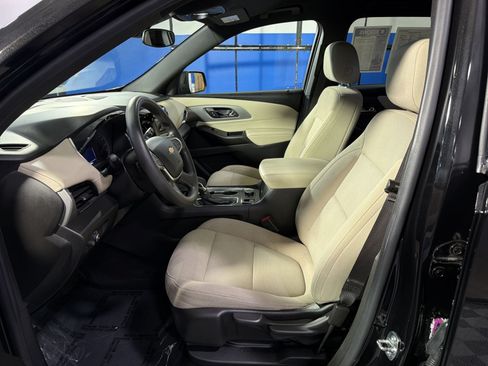 Used 2023 Chevrolet Traverse LS FWD image 25