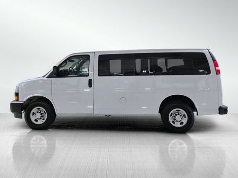 Used 2018 Chevrolet Express 2500 LS w/ Driver Convenience Package image 4