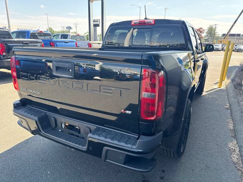 Used 2021 Chevrolet Colorado Z71 w/ Z71 Midnight Edition AWD/4WD image 6
