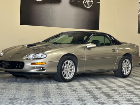 Used 2002 Chevrolet Camaro Z28 w/ SS Performance/Appearance Pkg image 8