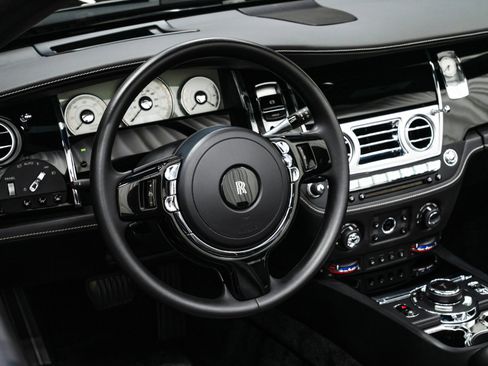 Used 2017 Rolls-Royce Dawn RWD image 14