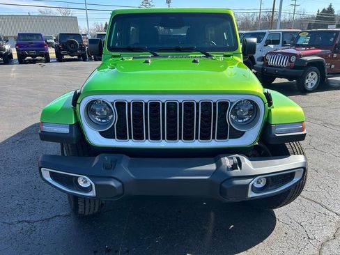 New 2026 Jeep Wrangler Unlimited Sahara w/ Whitecap Package AWD/4WD image 8