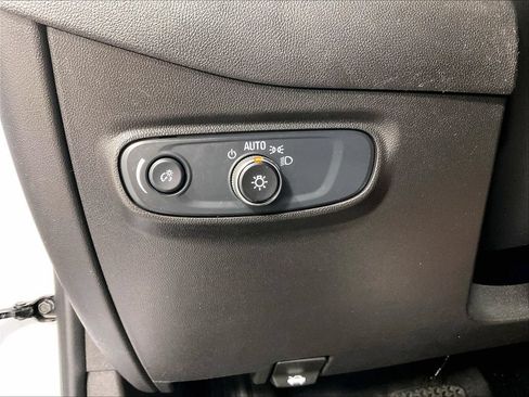 Used 2024 Chevrolet Equinox LT AWD/4WD image 25