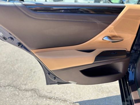 Used 2019 Lexus ES 350 Luxury w/ Accessory Package 2 FWD image 18