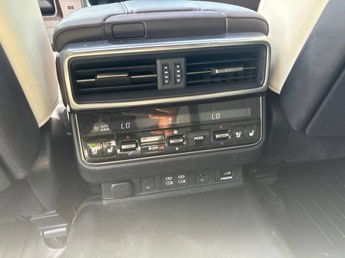 Used 2022 Lexus LX 600 4WD w/ Accessory Package (Z1) image 18