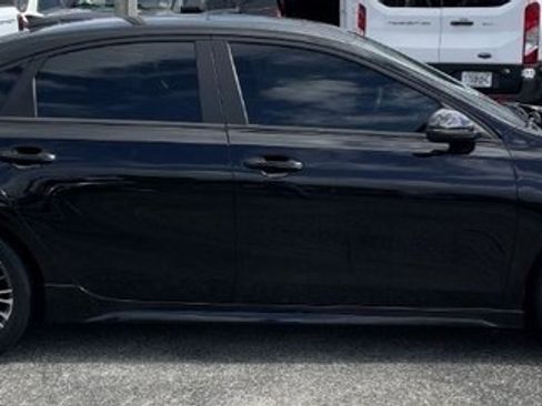 Used 2022 Kia Forte GT-Line w/ GT-Line Premium Package image 6