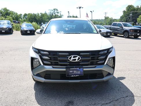 Used 2025 Hyundai Tucson SE AWD/4WD image 2