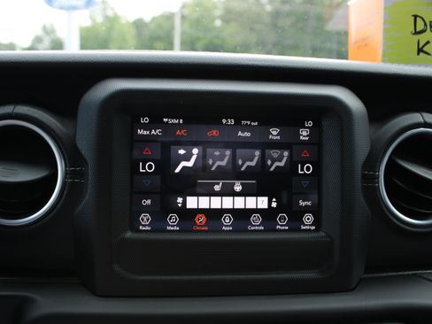Used 2020 Jeep Wrangler Unlimited Sahara w/ Safety Group AWD/4WD image 20