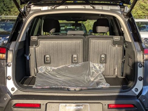 New 2025 Nissan Pathfinder SV w/ Cargo Package image 28