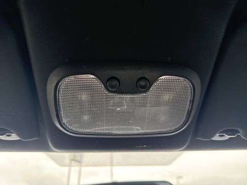 Used 2014 Dodge Avenger SE w/ Blacktop Package image 18