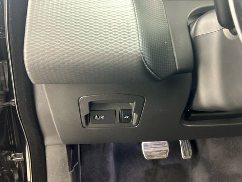 Used 2023 Land Rover Range Rover Velar R-Dynamic S image 27