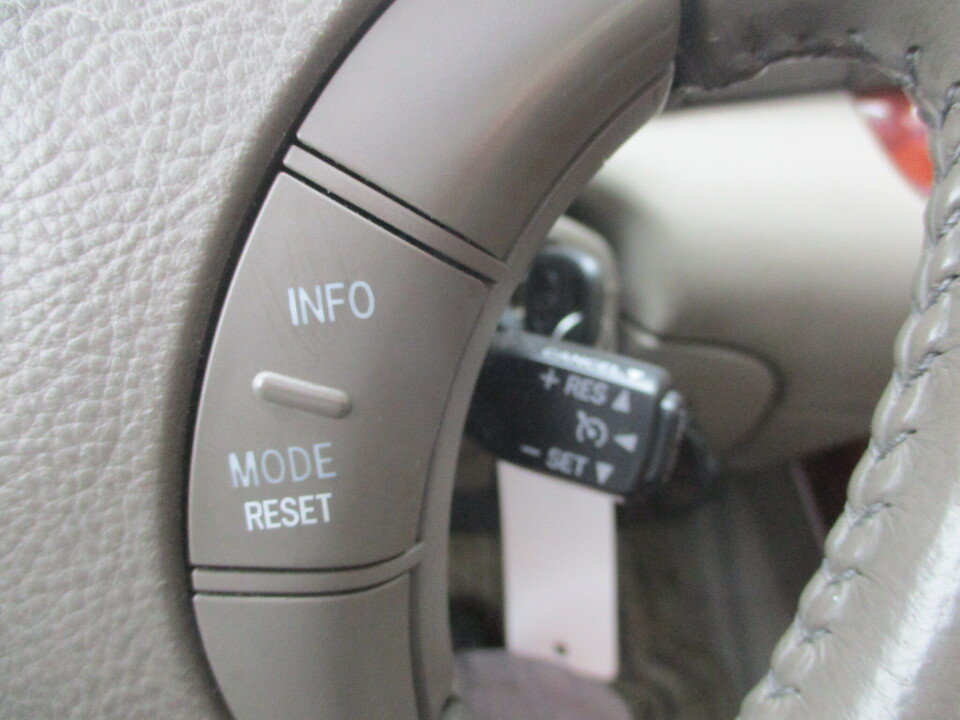 Used 2005 Toyota Camry XLE w/ VSC & Side Airbag Pkg FWD image 33