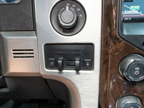 Used 2013 Ford F150 Platinum image 28