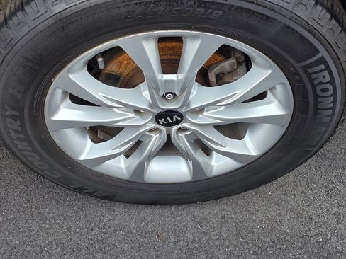 Used 2020 Kia Telluride LX image 10