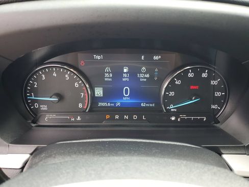 Used 2024 Ford Explorer XLT w/ Equipment Group 202A AWD/4WD image 15