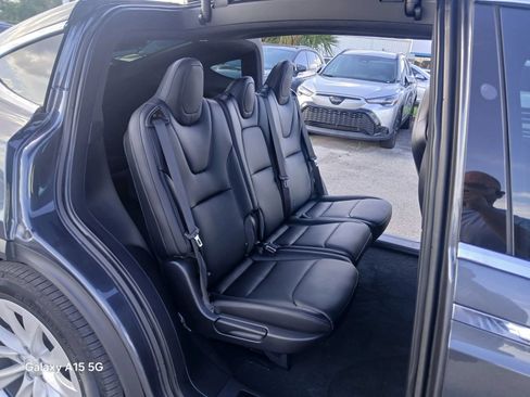 Used 2018 Tesla Model X 75D AWD/4WD image 14