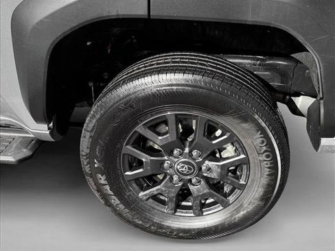 Certified 2025 Toyota 4Runner SR5 AWD/4WD image 9