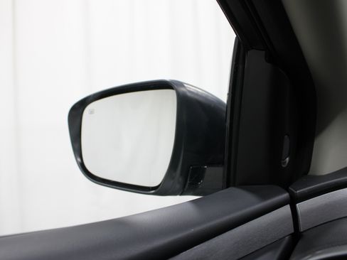 Used 2023 Nissan Murano SV AWD/4WD image 9