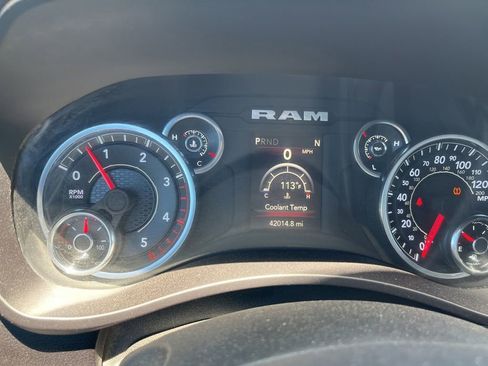 Used 2024 RAM 2500 Big Horn w/ Off Road Package AWD/4WD image 6