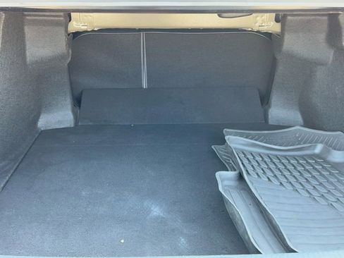 Used 2021 Toyota Camry XLE image 17