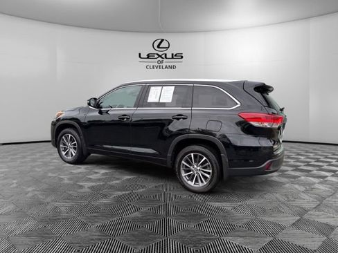 Used 2018 Toyota Highlander XLE AWD/4WD image 5