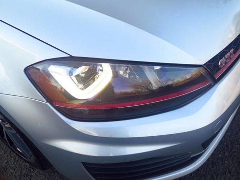 Used 2017 Volkswagen GTI Sport image 29