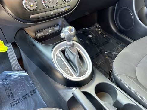 Used 2016 Kia Soul FWD image 12