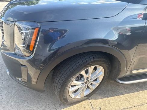 Used 2022 Kia Telluride LX AWD/4WD image 4