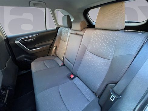 Used 2021 Toyota RAV4 XLE image 16