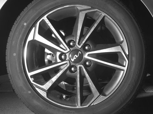 Used 2024 Kia Forte LXS image 15