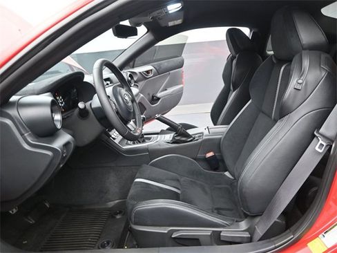 Used 2025 Toyota GR86 Premium image 9